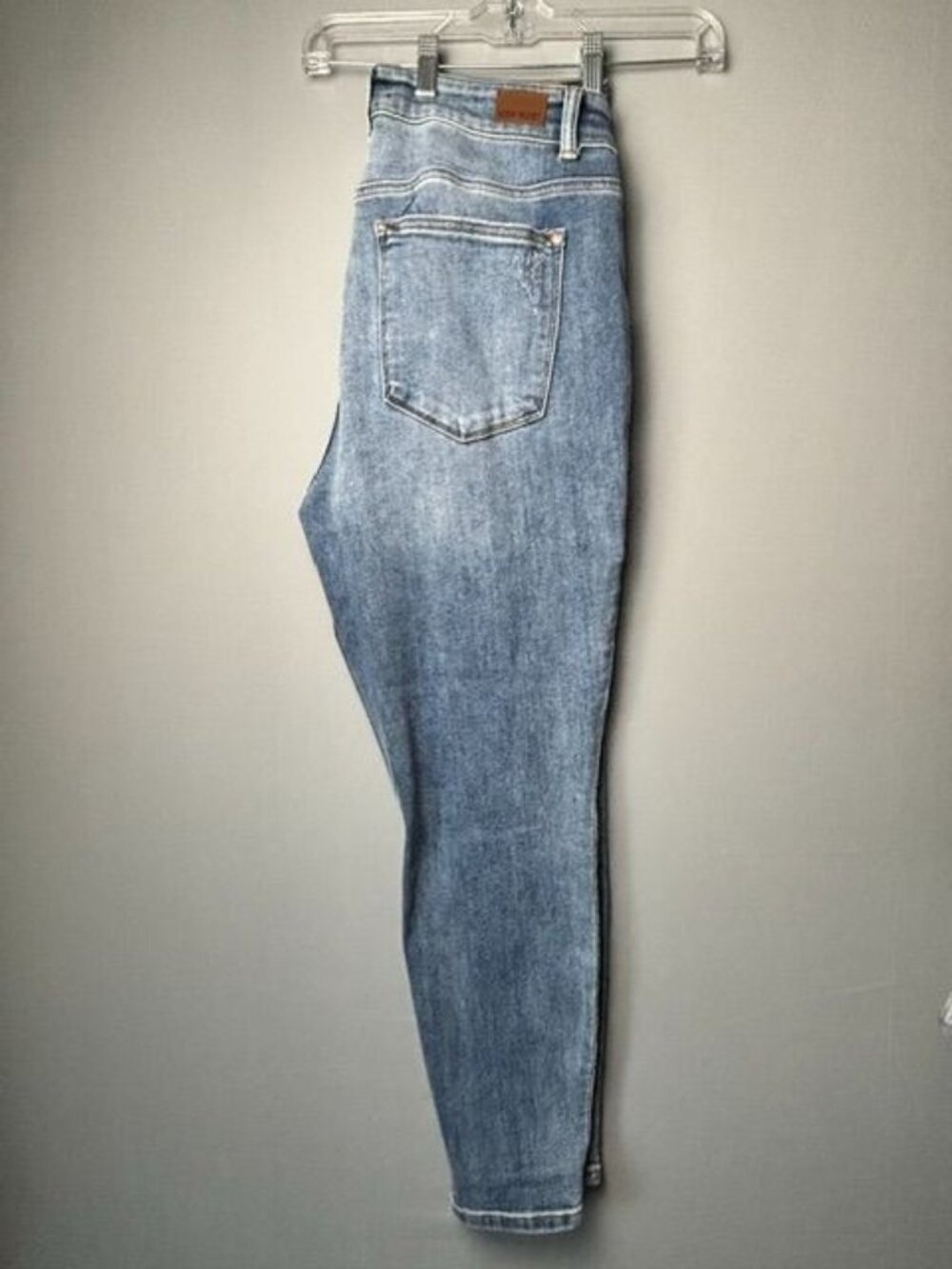 Judy Blue Women's 14W Slim Fit Light Wash Distressed Skinny Jeans Stretch Denim